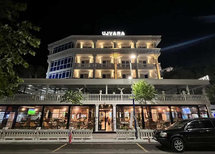 Ujvara Hotel